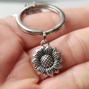 NWT You are my sunshine silver key chain with the letter Q